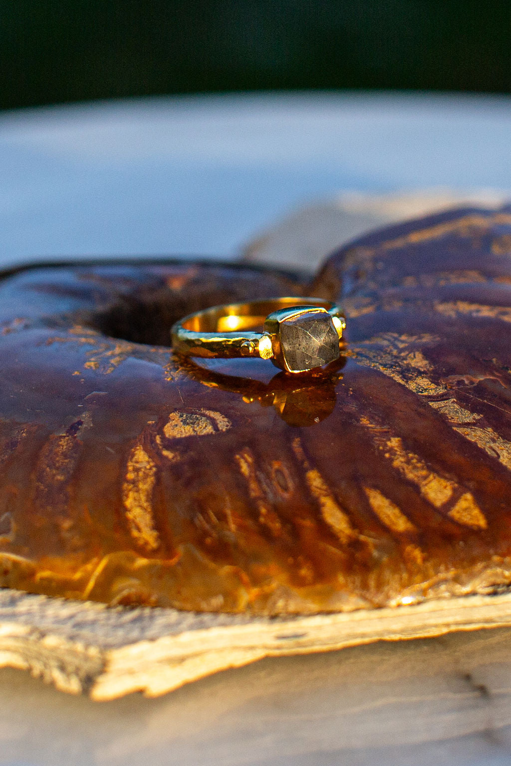 NEW ARRIVAL! Faceted square labradorite ring
