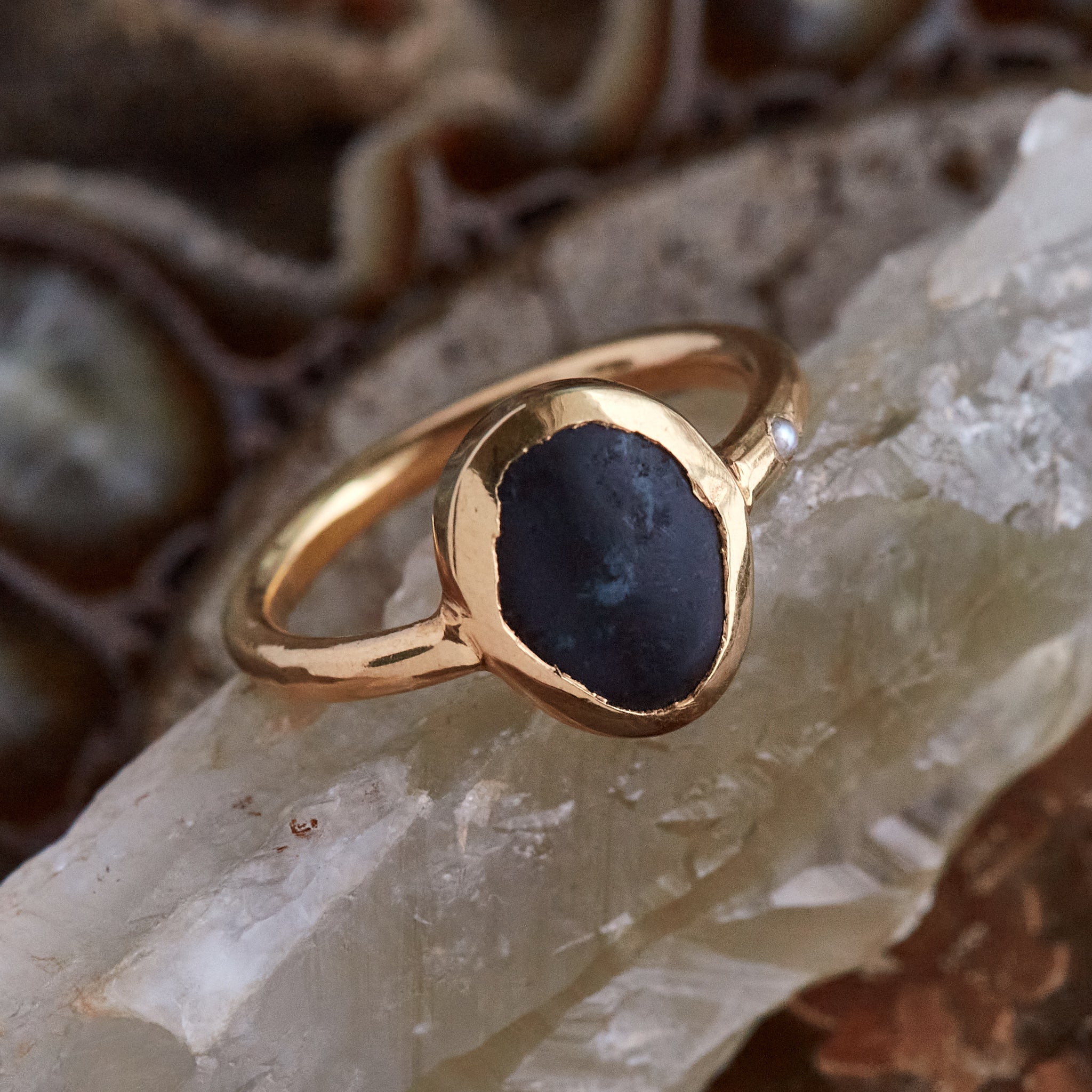 20k gold Basalt and Pearl Ring